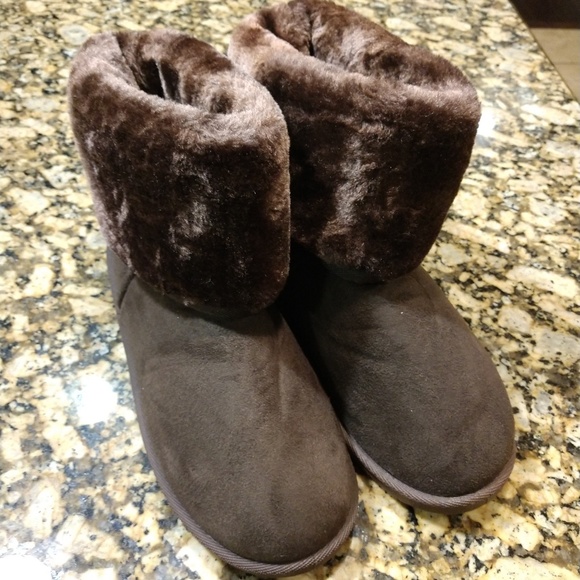 Fur Boots - Picture 1 of 6